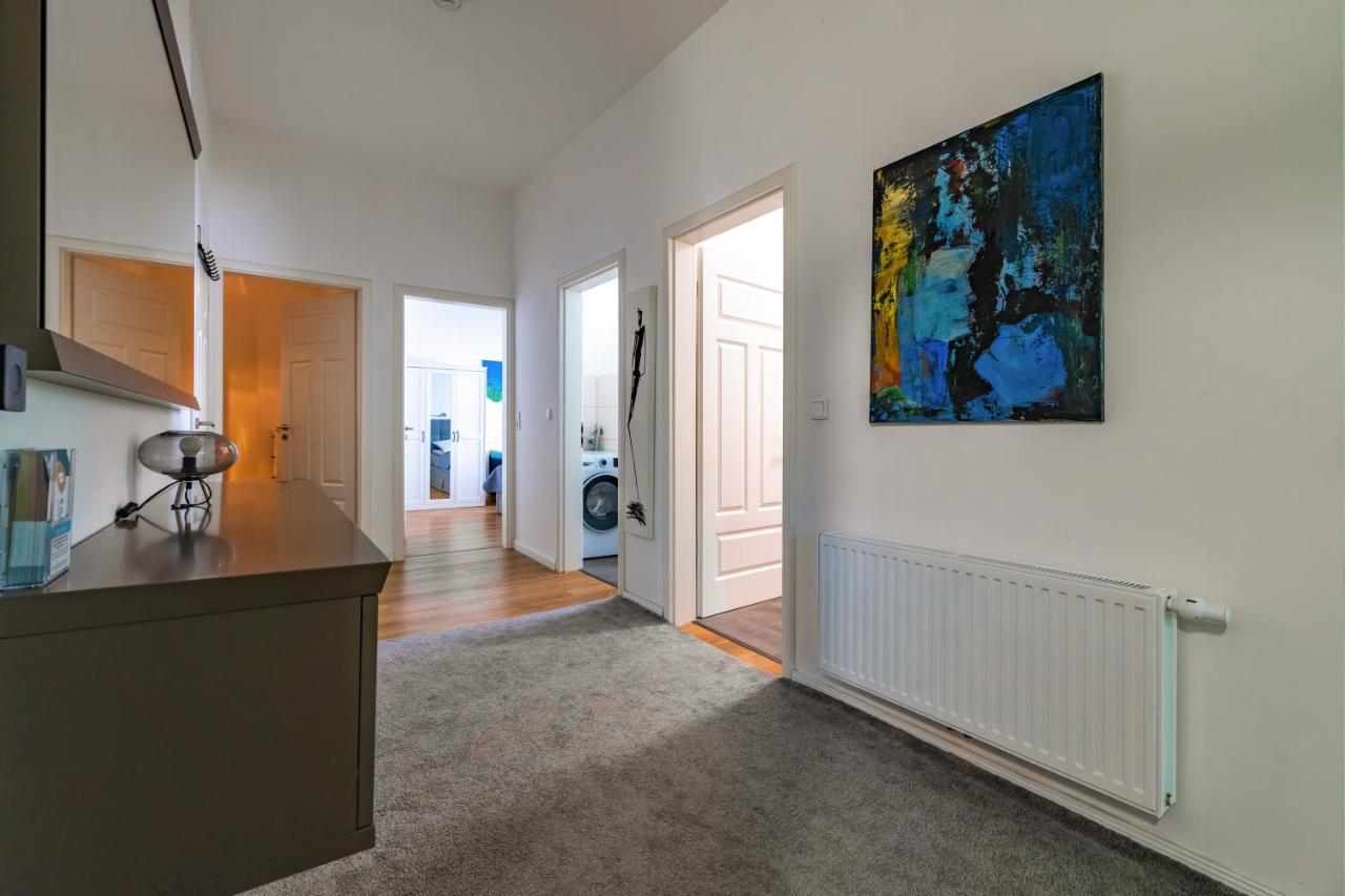 Modern 6 Bathroom Villa In The City Oldenburg Luaran gambar